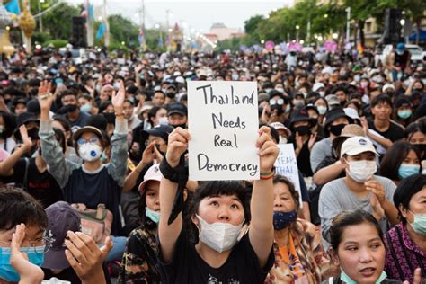 L’Événement Décisif de Thaïlande: La Révolte des Étudiants à Bangkok en 2020 - Les Causes Profondes et les Conséquences Lointaines